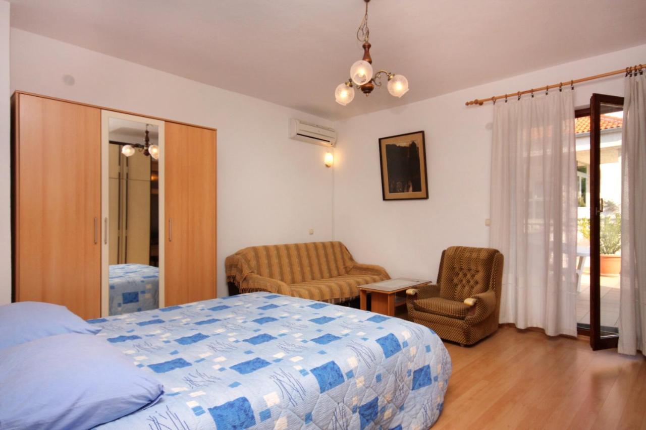 Apartment Vrbnik 5301B Eksteriør bilde