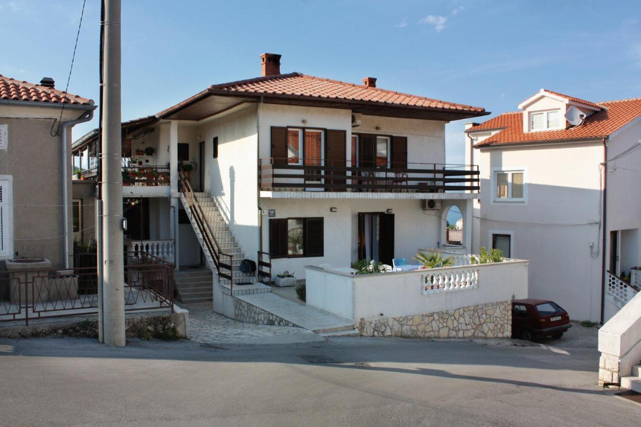 Apartment Vrbnik 5301B Eksteriør bilde