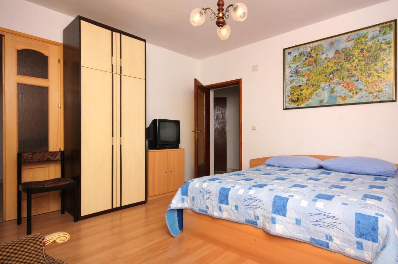 Apartment Vrbnik 5301B Eksteriør bilde